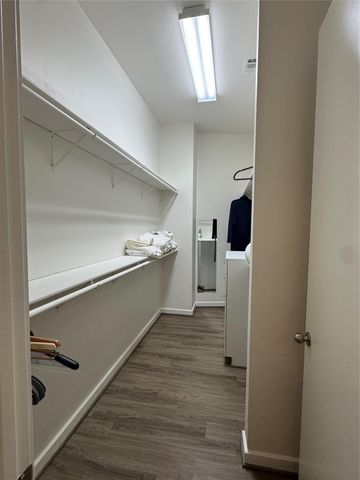 3388 Sage Road 101, Houston, TX 77056