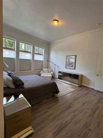 3388 Sage Road 101, Houston, TX 77056