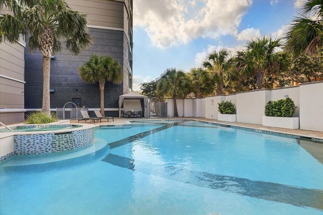 3388 Sage Road 101, Houston, TX 77056