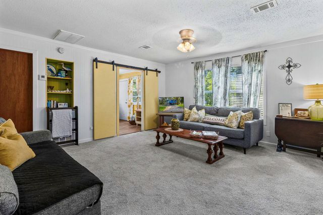 20 Oak Tree Drive, Point Blank, TX 77364