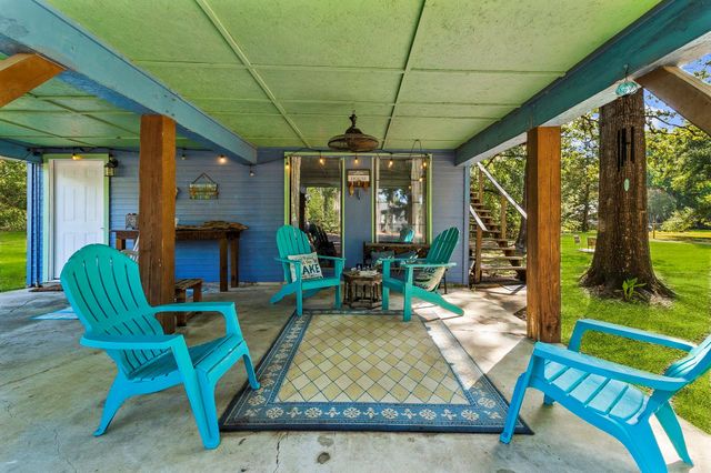 20 Oak Tree Drive, Point Blank, TX 77364
