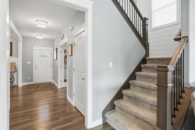 8605 Manor House Drive, St. John, IN 46373