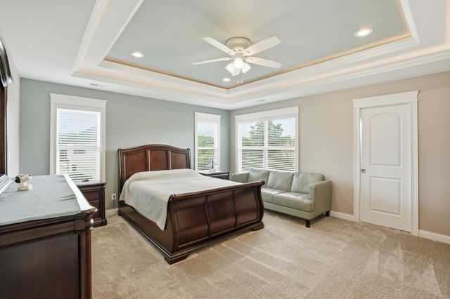 8605 Manor House Drive, St. John, IN 46373