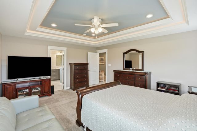 8605 Manor House Drive, St. John, IN 46373