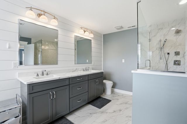 8605 Manor House Drive, St. John, IN 46373