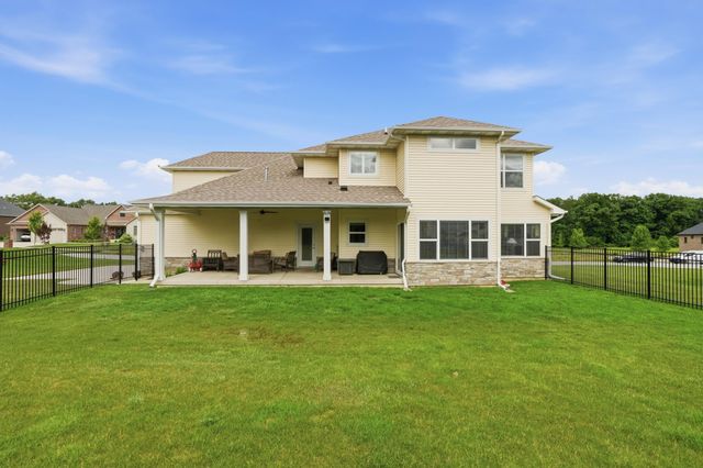 8605 Manor House Drive, St. John, IN 46373