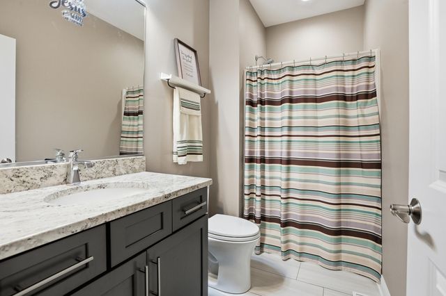 8605 Manor House Drive, St. John, IN 46373