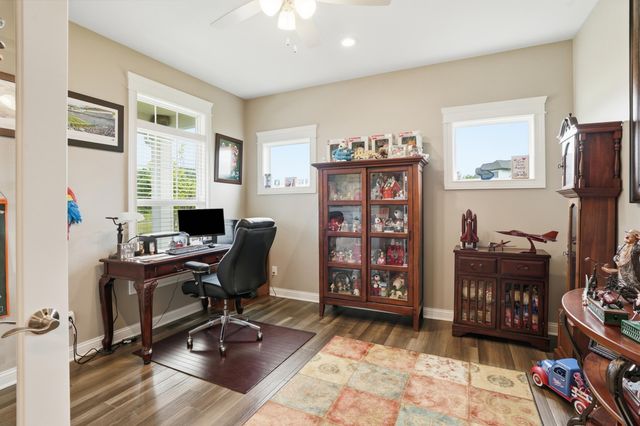 8605 Manor House Drive, St. John, IN 46373