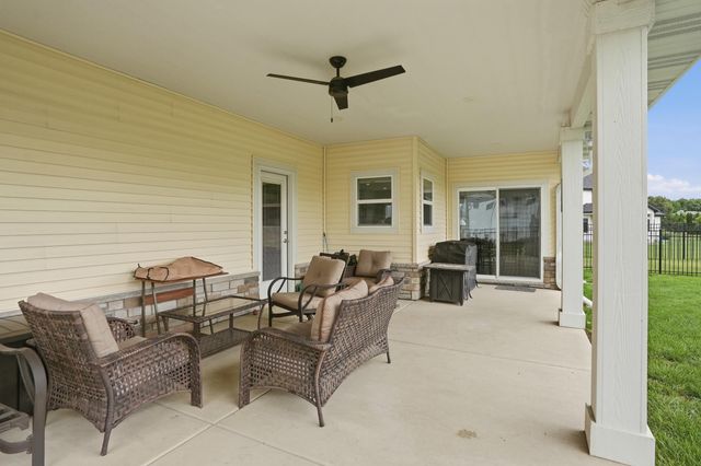 8605 Manor House Drive, St. John, IN 46373