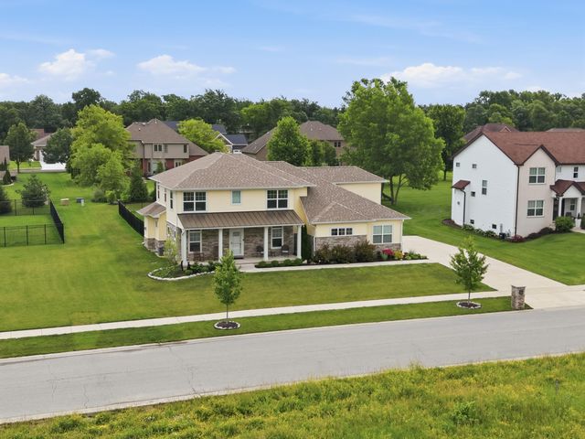 8605 Manor House Drive, St. John, IN 46373