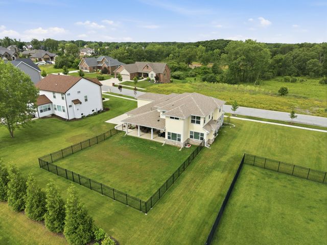 8605 Manor House Drive, St. John, IN 46373