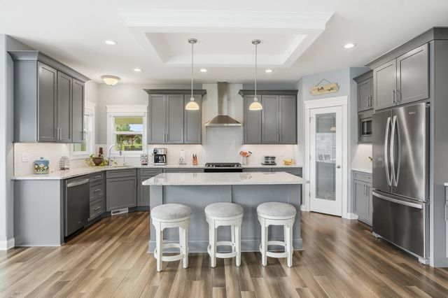 8605 Manor House Drive, St. John, IN 46373