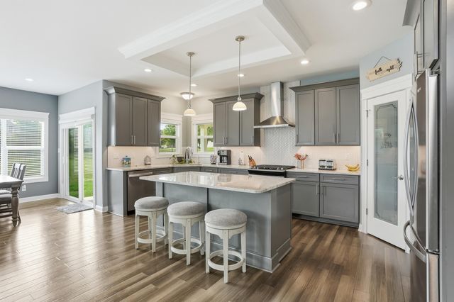 8605 Manor House Drive, St. John, IN 46373