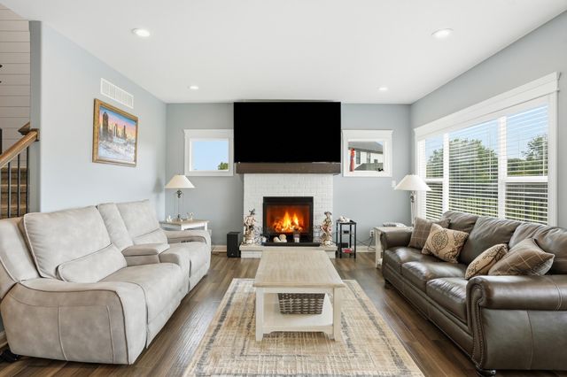 8605 Manor House Drive, St. John, IN 46373
