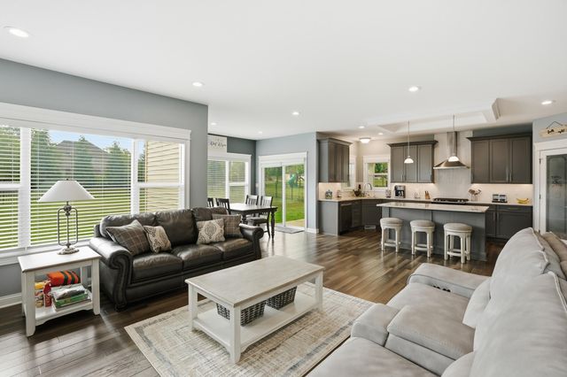 8605 Manor House Drive, St. John, IN 46373