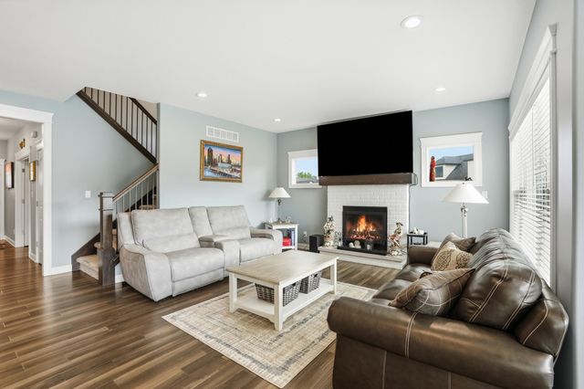8605 Manor House Drive, St. John, IN 46373