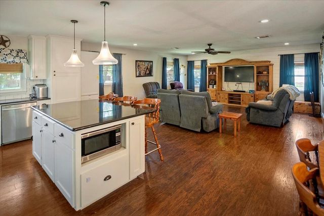 604 W 15th Street, Brady, TX 76825