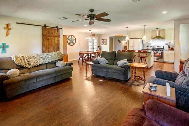 604 W 15th Street, Brady, TX 76825