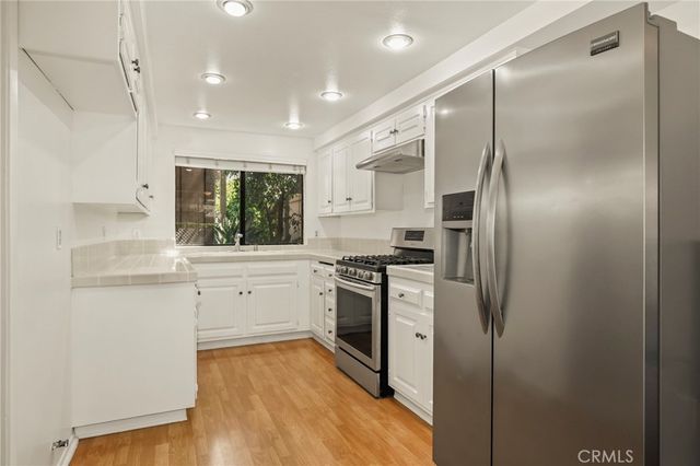 33 Northwoods Lane, La Crescenta, CA 91214