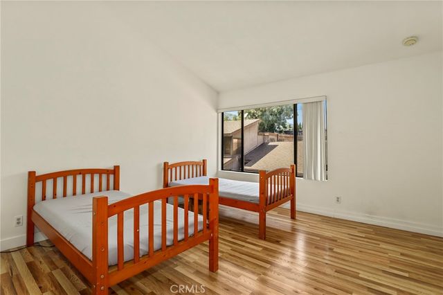 33 Northwoods Lane, La Crescenta, CA 91214