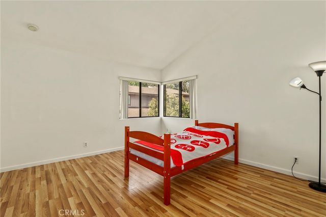 33 Northwoods Lane, La Crescenta, CA 91214