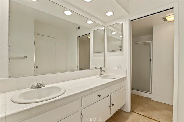 33 Northwoods Lane, La Crescenta, CA 91214