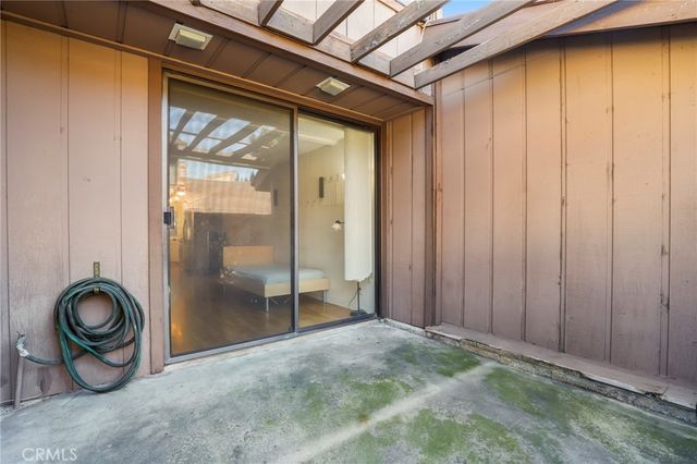 33 Northwoods Lane, La Crescenta, CA 91214