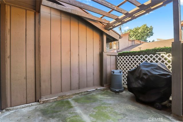 33 Northwoods Lane, La Crescenta, CA 91214