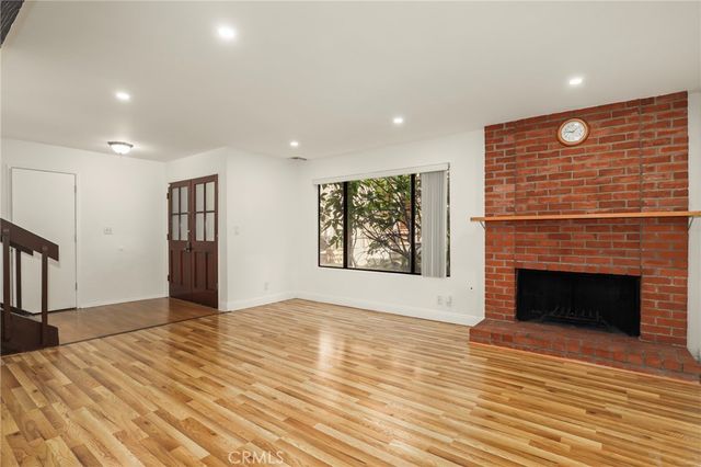 33 Northwoods Lane, La Crescenta, CA 91214