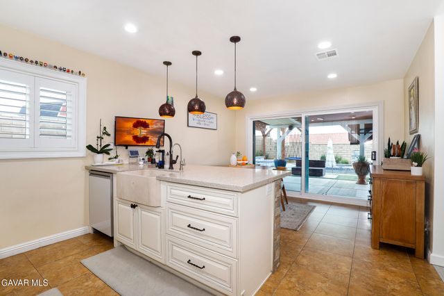 38841 Foxholm Drive, Palmdale, CA 93551