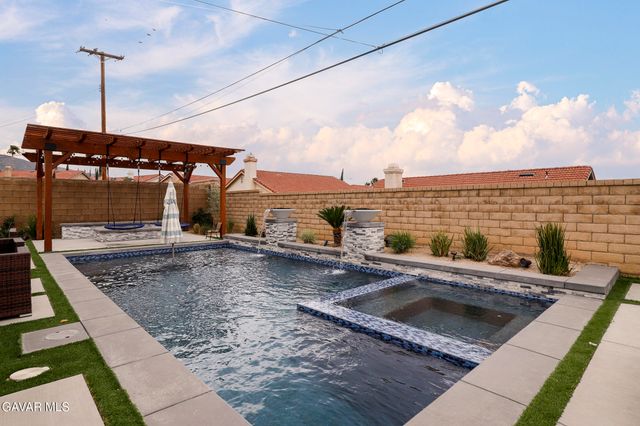 38841 Foxholm Drive, Palmdale, CA 93551