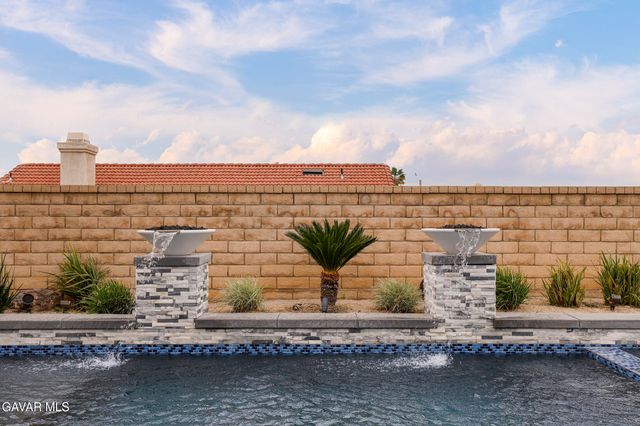 38841 Foxholm Drive, Palmdale, CA 93551