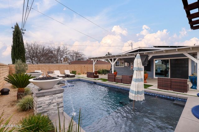 38841 Foxholm Drive, Palmdale, CA 93551