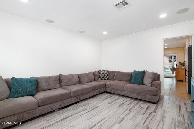 38841 Foxholm Drive, Palmdale, CA 93551