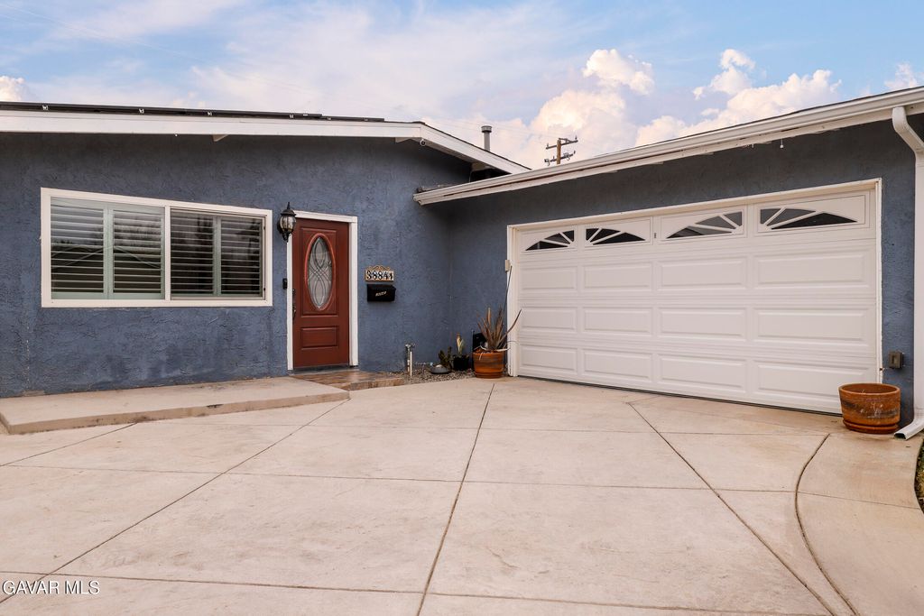 38841 Foxholm Drive, Palmdale, CA 93551