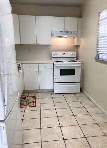 1325 W 68th St 221, Hialeah, FL 33014