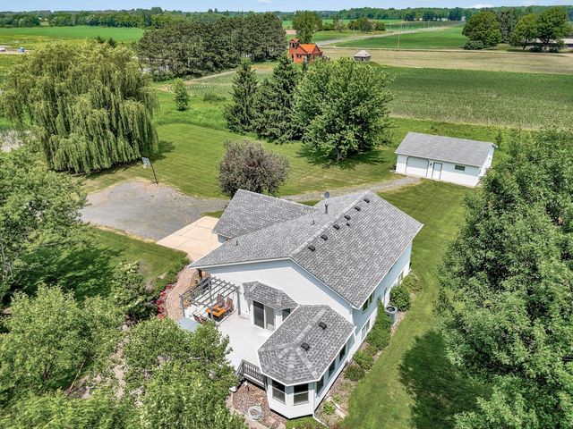 32951 Park Trail, Center City, MN 55012
