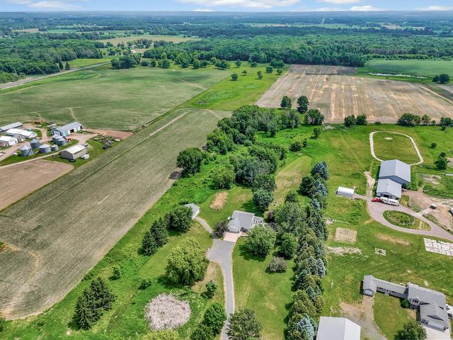 32951 Park Trail, Center City, MN 55012