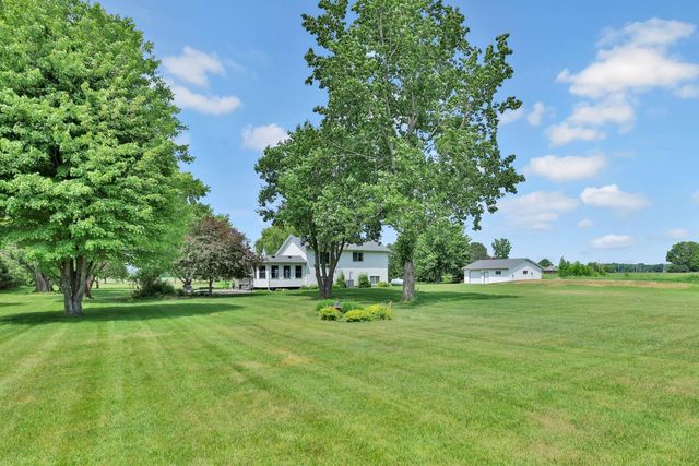 32951 Park Trail, Center City, MN 55012