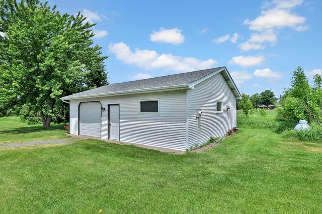 32951 Park Trail, Center City, MN 55012