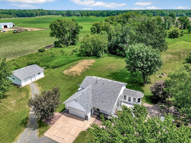 32951 Park Trail, Center City, MN 55012