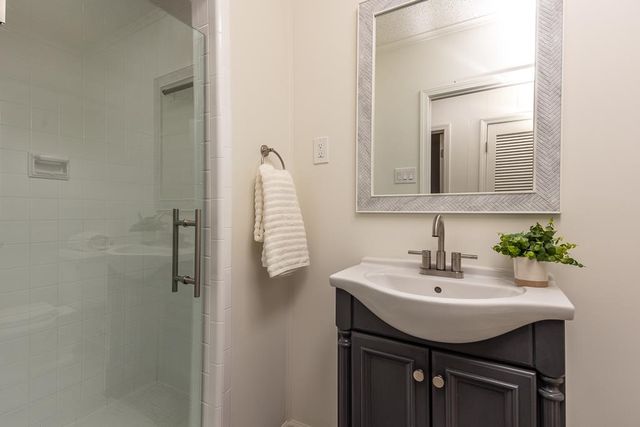 3754 N MONTCLAIR DR, Memphis, TN 38111