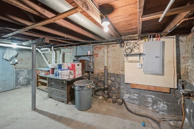 70 Wyman St, Lynn, MA 01905