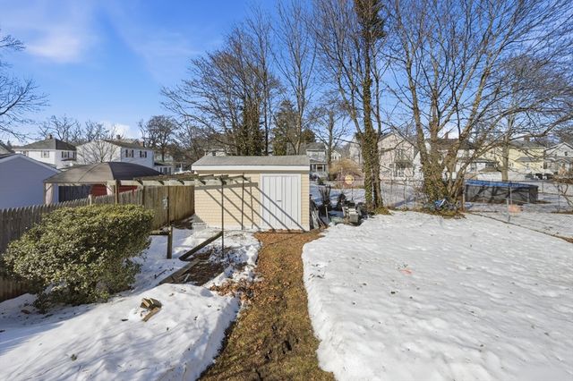 70 Wyman St, Lynn, MA 01905