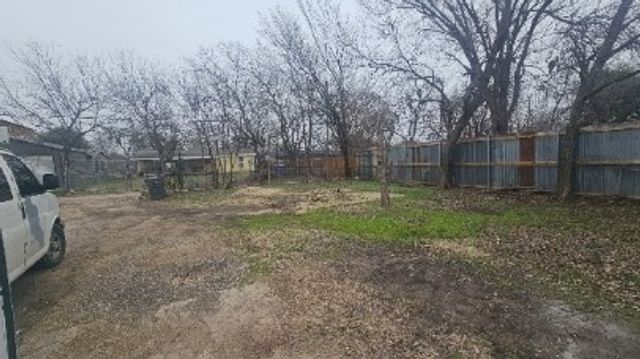 1426 N Jim Miller Road, Dallas, TX 75217