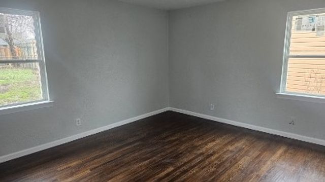 1426 N Jim Miller Road, Dallas, TX 75217