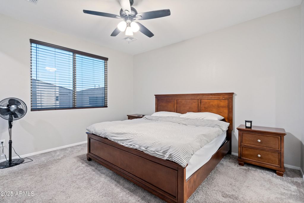 Image 11 of property listing at 17829 W RED FOX Road, Surprise, AZ 85387