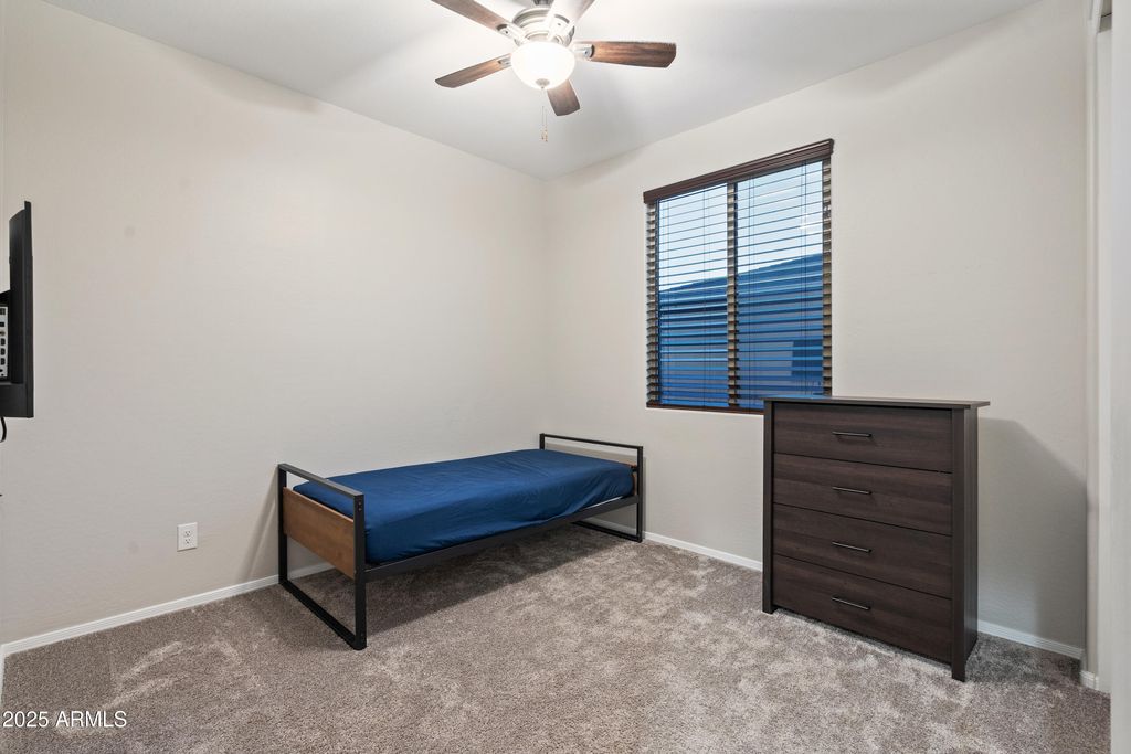 Image 15 of property listing at 17829 W RED FOX Road, Surprise, AZ 85387