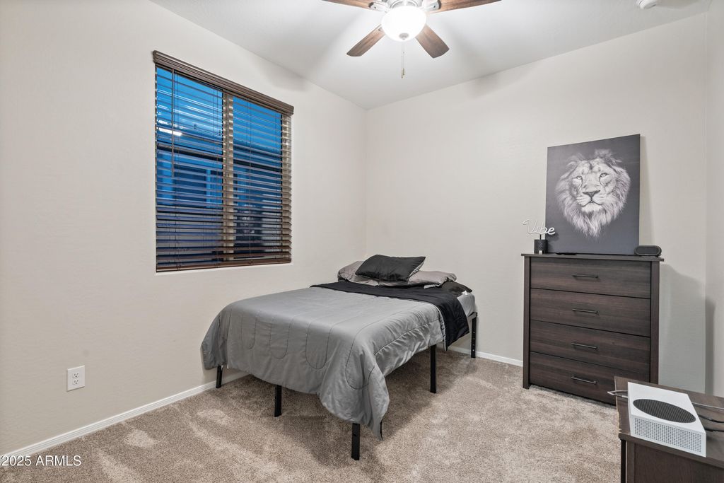 Image 19 of property listing at 17829 W RED FOX Road, Surprise, AZ 85387