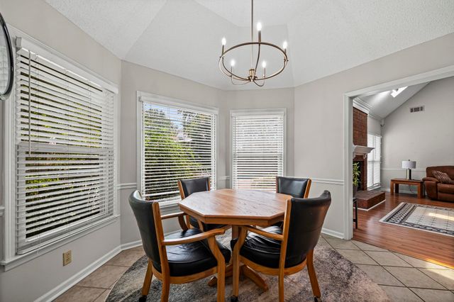 884 CAMDEN GROVE CV, Memphis, TN 38018